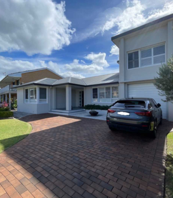 25 MacIntyre Crescent, Sylvania Waters